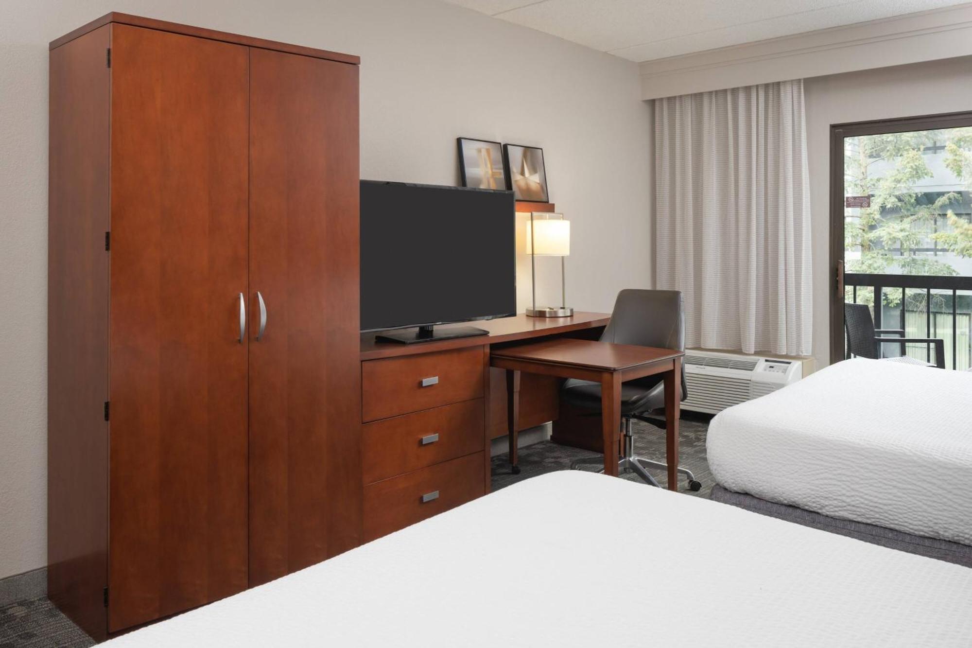 Отель Courtyard Chicago Wood Dale / Itasca Экстерьер фото